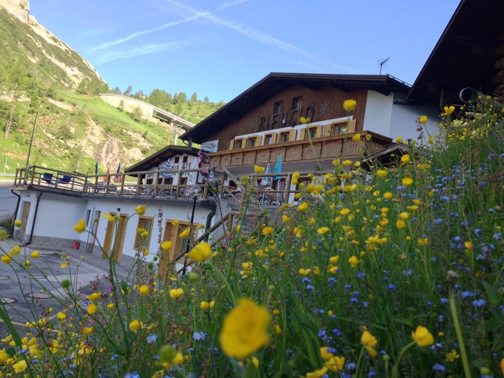 Готель Rifugio Capanna Bill Рокка-П'єторе Екстер'єр фото